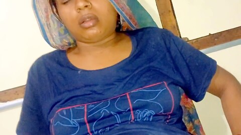 Adolescente india se vuelve loca con orgasmos de chorro sin parar