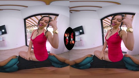 Hermosa latina con un trasero ardiente en su primera escena de realidad virtual