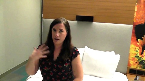 L'entretien gênant de la femme avant qu'elle n'essaie son premier gros sexe noir