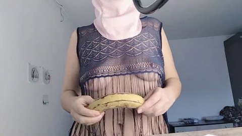 セクシーブルネット, 毛深いmilf, 寝室で