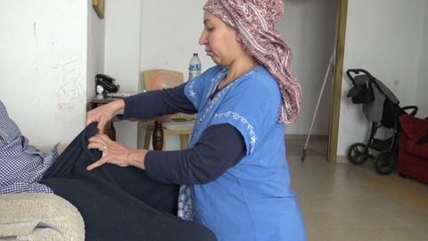 Orgie allemande avec une femme chaude kurde et un étalon bien membré ravit les spectateurs