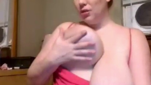 La procace ragazza taglie forti Cherry Poppens allatta in alta definizione La procace ragazza taglie forti Cherry Poppens allatta in alta definizione