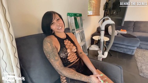 Behind the scenes: Amateur threesome with bisexual action