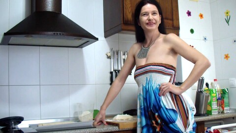 Baking cakes while giving oral pleasure in the kitchen with Spaingirl