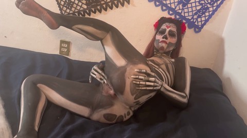 Muschi bemalen, målarfärg onani, silver body paint