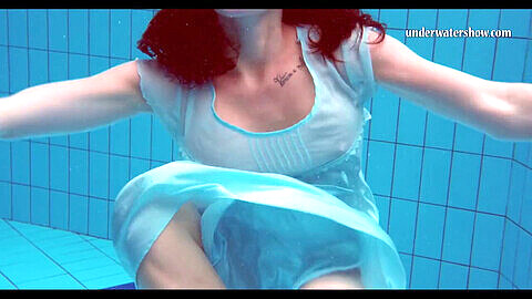 Girl underwater, bazen pod vodou, kolam renang xxx